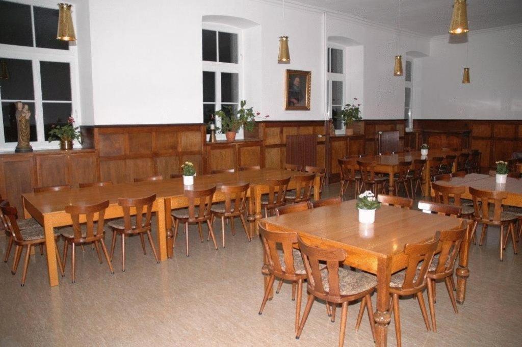 Nikolauskloster Jüchen Εξωτερικό φωτογραφία